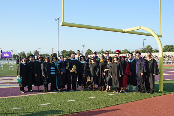 Viva Studio - NHS_Grad2026-010
