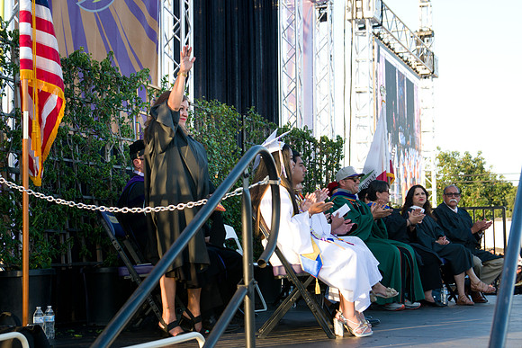 Viva Studio - NHS_Grad2026-078