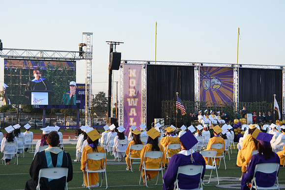 Viva Studio - NHS_Grad2026-097