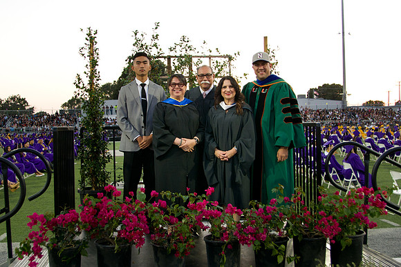 Viva Studio - NHS_Grad2026-128