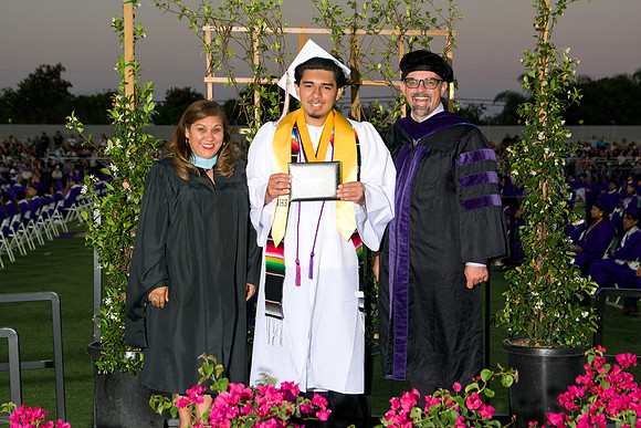 Viva Studio - NHS_Grad2026-131