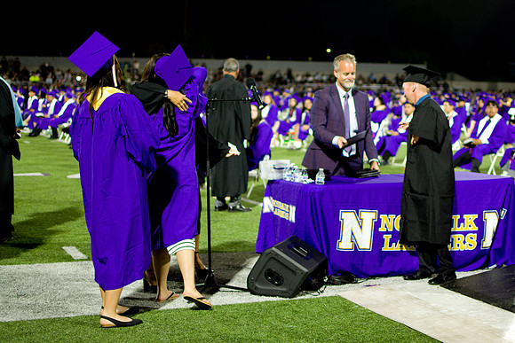 Viva Studio - NHS_Grad2026-164