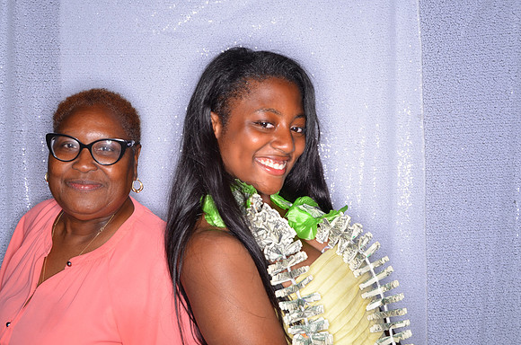 Viva_Studio_LindseyGRAD_6-14-2024_0247