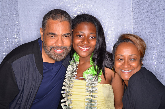Viva_Studio_LindseyGRAD_6-14-2024_0222
