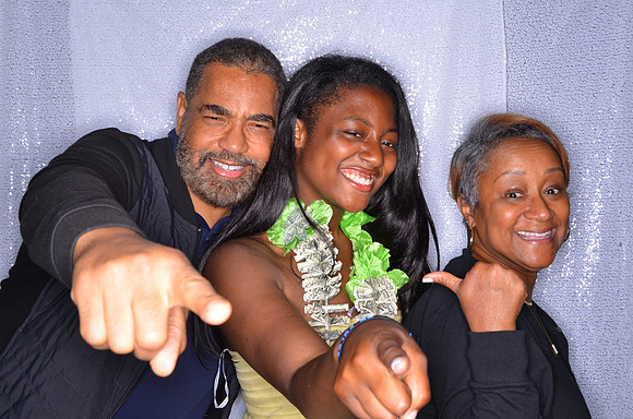 Viva_Studio_LindseyGRAD_6-14-2024_0225
